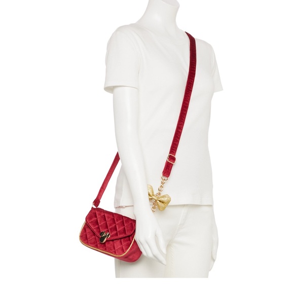 Minnie Mouse Red Velvet Quilted   Bag with Gold Accents Crossbody. - Picture 4 of 5
